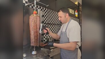 Bursa kebabı etten mi kıymadan mı yapılır? Yılların ustası ezber bozan gerçeği açıkladı...