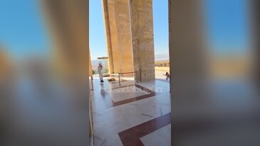 Anıtkabir'de nöbet değişimi ziyaretçileri duygulandırdı
