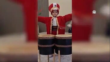 Bursa'da gören dönüp bir daha bakıyor! Takımın en küçük üyesi oldu...