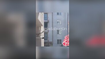 Bursa'da can pazarı! Aile alevlerin arasından son anda kurtarıldı