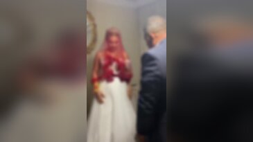Bu nasıl gelenek? Gelinin yüz ifadesi olan biteni özetliyor