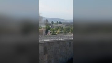 Bursa'da korku dolu anlar! Siyah dumanlar gökyüzünü kapladı, alevler yan binaya sıçradı