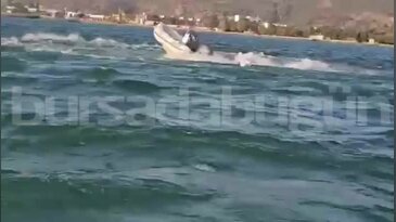 İznik Gölü'nde can pazarı! Bottan suya düşen 3 kişiyi vatandaşlar kurtardı
