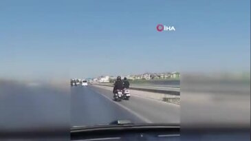 Kara yolunda seyir halindeyken ayağıyla önündeki motosikleti itmeye çalıştı