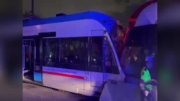 İstanbul'da tramvaylar kafa kafaya çarpıştı! Yaralılar var