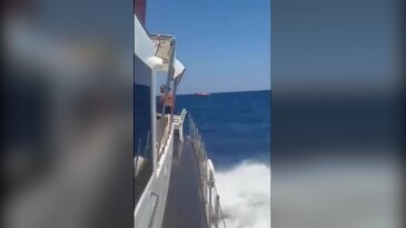 Girne açıklarında korku dolu anlar! 270 kişinin bulunduğu gemi battı