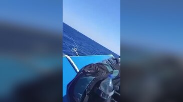 Ölüm böyle gelmiş! Batan gemide yürek yakan anlar kamerada...