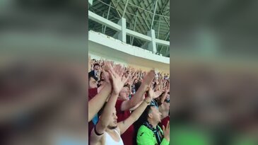 Trabzonspor tribünlerinden Amedspor maçında Bursaspor'a destek!