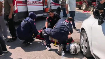 Bursa'da motosikletli iki otomobile birden çarptı! Sürücü yaralandı...