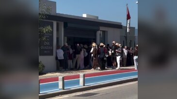 İznik'e yabancı turist akını sürüyor! Papa ziyareti kenti hareketlendirdi...