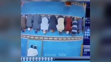 Namaz sırasında skandal hareket! Polis hemen harekete geçti