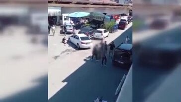 Taciz iddiası ilçeyi ayağa kaldırdı! Meydan dayağı attılar...