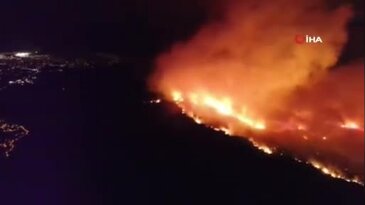 Antalya'da orman yangını büyüyor: Alevler geceyi kızıl renge bürüdü