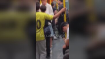 Bursa metrosunda huzur kaçıran görüntü! Vagon vagon dolaşıyorlar