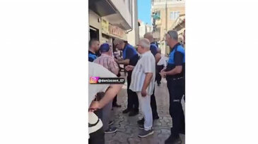 Tezgahının başında sinirlendi! Sonrasında yaptıkları gündem oldu