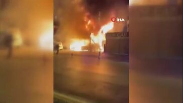 Oto galeride yangın: 4 araç ve apartman hasar gördü