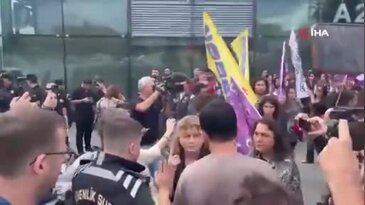 İstanbul Adalet Sarayı önünde arbede çıkaran bazı LGBT'liler gözaltına alındı