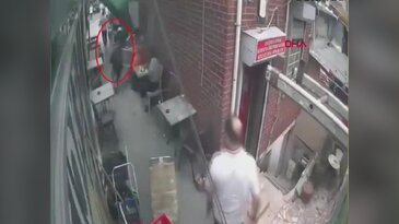 Döviz bürosuna yapılan kanlı saldırının görüntüleri ortaya çıktı! İki kişi hayatını kaybetmişti...