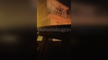Bursa'da hurda toplama aracı alev aldı! İtfaiye şoförü yangına müdahale etti