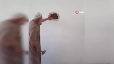Esad rejiminden sakladığı kütüphanesine 15 yıl sonra kavuştu