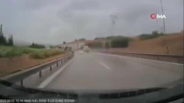 Bursa'ya yağan yağmur kazaları da beraberinde getirdi! Bu kez bariyerlere...