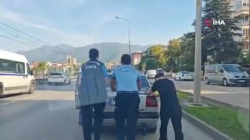 Bursa'da zabıta ekiplerinden örnek davranış! Tam 2 kilometre...