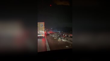 Bursa'da otoyolda faciadan dönüldü! İçi yolcu dolu otobüs büyük tehlike atlattı...