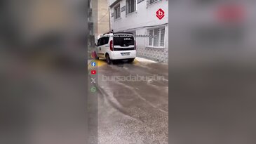 Bursa'da anında müdahale! Su birikintisi tahliye edildi...