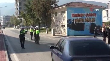 Bursa'da trafolar emniyet kemeri için uyarıyor