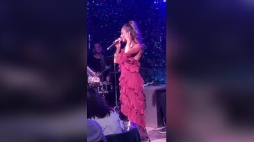 Kübra Lana'dan  müzik ziyafeti!