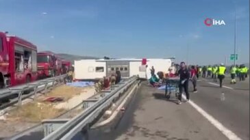 Katliam gibi kaza! Otobüs ve tır çarpıştı, çok sayıda can kaybı var...
