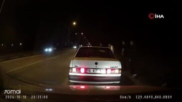 Bursa'da polisin yanından geçerken yaptığı şov pahalıya patladı!