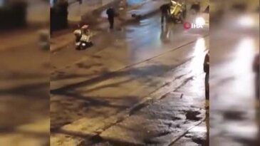 Yağmur bile durduramadı! Bursa'da insanlık ölmedi dedirten görüntü