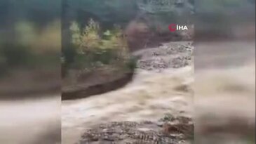 Bursa'da sağanak sonrası heyelan! O anlar kamerada