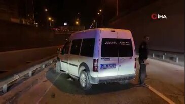 Bursa'da ehliyetsiz motosiklet sürücüsü otomobile çarptı