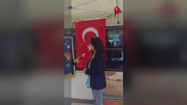 Eski bayraklar yenileriyle değiştirildi: "Bayrak kutsalımız, Cumhuriyet en değerli varlığımız"