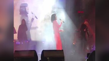 Bursa'da Göksel rüzgarı esti! Yağmura rağmen meydanda bayram coşkusu