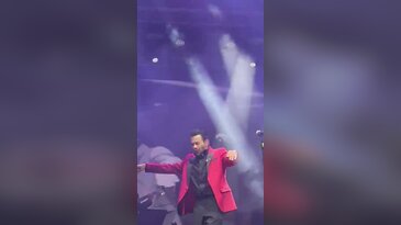 Karacabey'de Cumhuriyet coşkusu Emre Altuğ konseriyle zirveye çıktı!