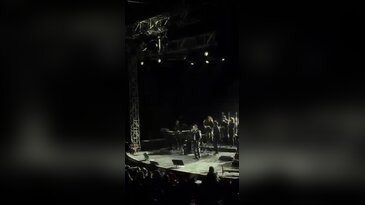 Bursa'da Mabel Matiz rüzg&acirc;rı esti! Açık Hava'da binlerce kişi şarkılara eşlik etti