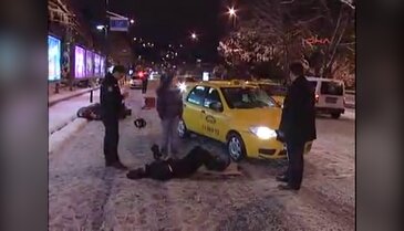 Buz tutan yolda kaza