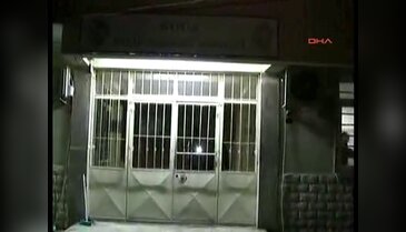 Polis sokakta kalanlara sahip çıktı
