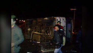 Çorlu'da servis midibüsleri çarpıştı 7 yaralı