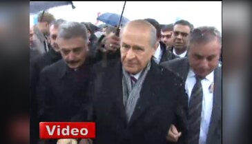 MHP'li vekiller yolda kaldı