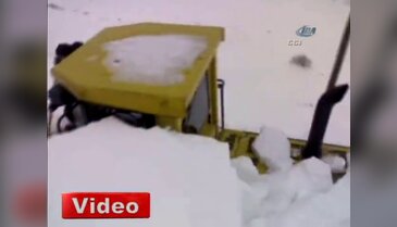Yol açan ekibin üzerine çığ düştü