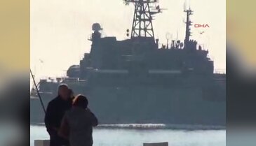 Rus askeri gemileri Çanakkale'den geçti
