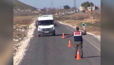 Jandarmadan öğrencilere yolda trafik eğitimi