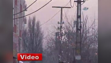 Elektrik telleri havai fişek gibi patladı