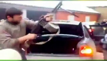 Böyle baba düşman başına!