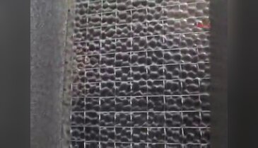 Gazeteciler asansörde mahsur kaldı