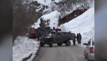 Mehmetçik'in kar altında operasyonu 